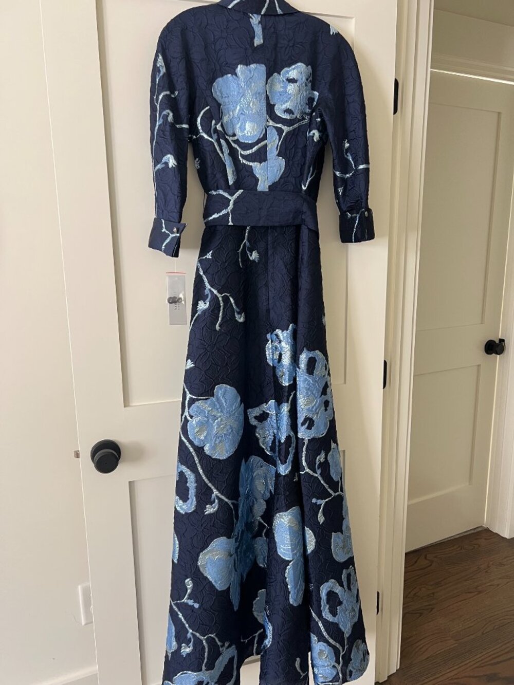 Teri Jon by Rickie Freeman - Metallic Jacquard Shirt Gown - Picture 4 of 4
